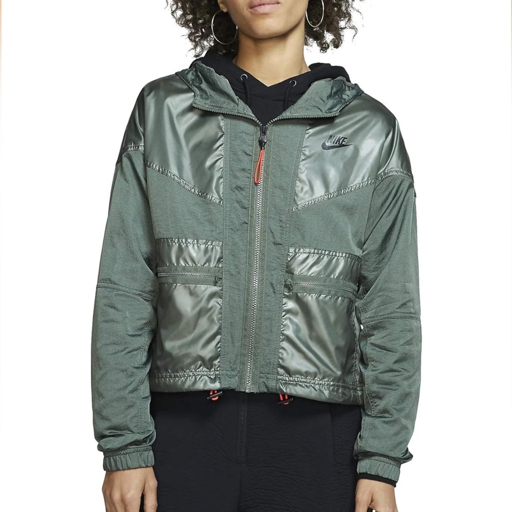 Nike Sportswear Windrunner Cargo Jacket in Green XS